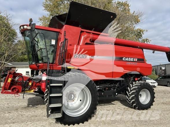Case IH 6130 Зернозбиральні комбайни