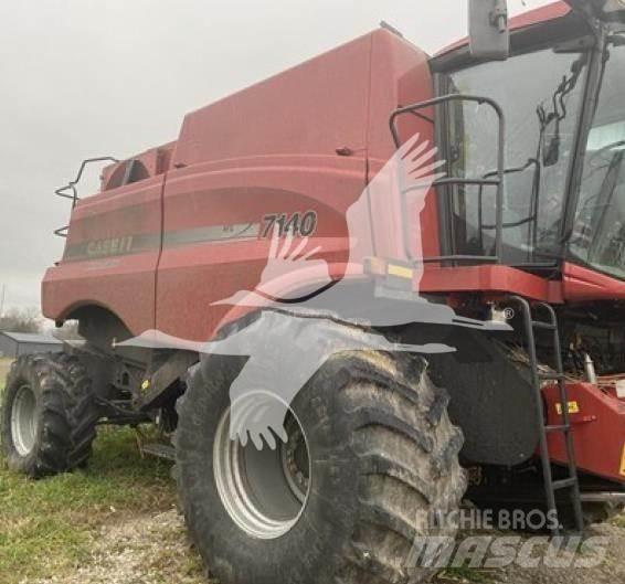 Case IH 7140 Зернозбиральні комбайни