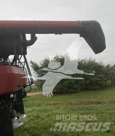 Case IH 7140 Зернозбиральні комбайни