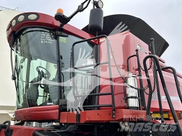Case IH 8010 Зернозбиральні комбайни