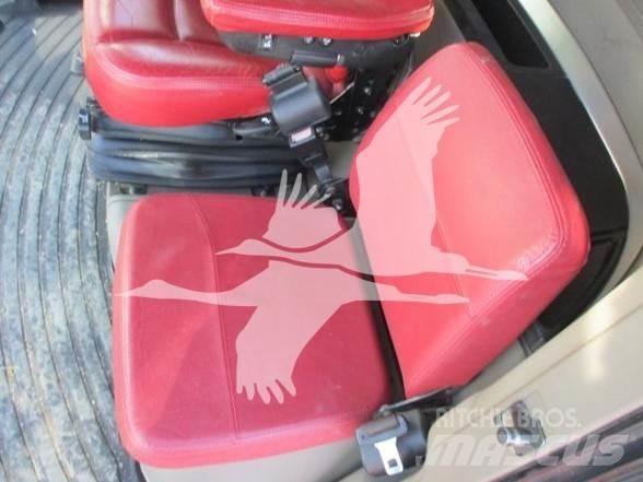 Case IH 8240 Зернозбиральні комбайни