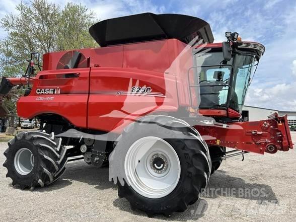 Case IH 8250 Зернозбиральні комбайни