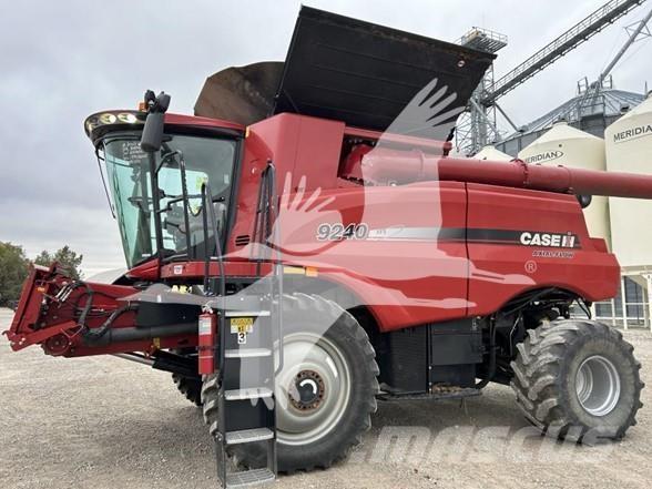 Case IH 9240 Зернозбиральні комбайни