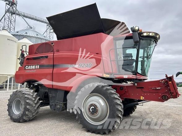 Case IH 9240 Зернозбиральні комбайни