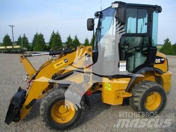 CAT 903D Фронтальні навантажувачі