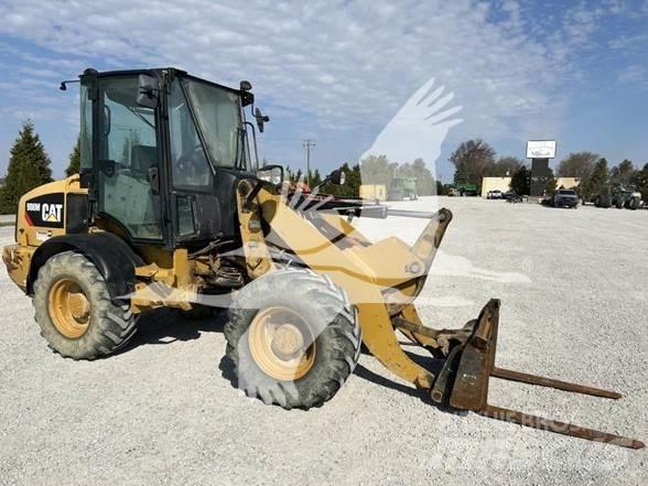 CAT 908M Фронтальні навантажувачі
