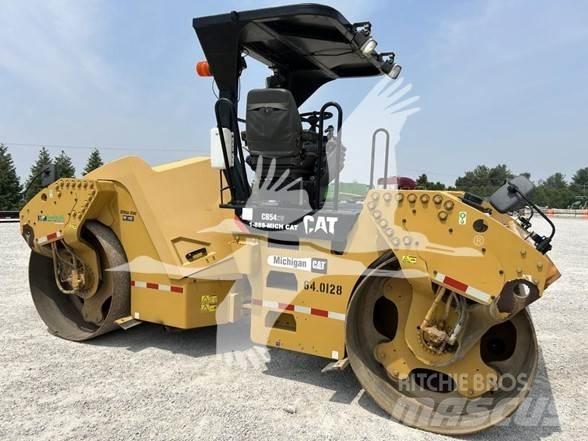 CAT CB54XW Грунтові котки
