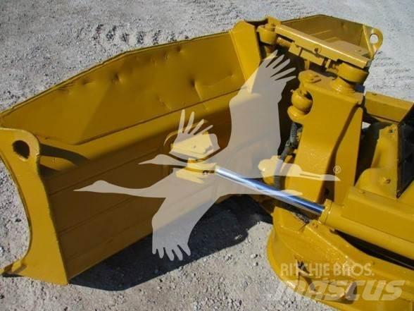 CAT D3G XL Гусеничні бульдозери