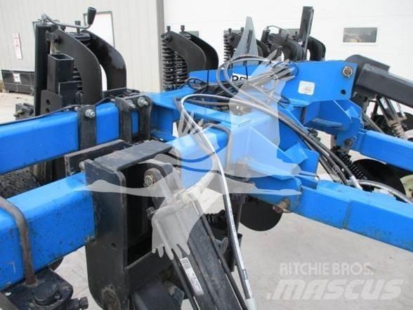 DMI 2500 Інші землеоброблювальні машини і додаткове обладнання