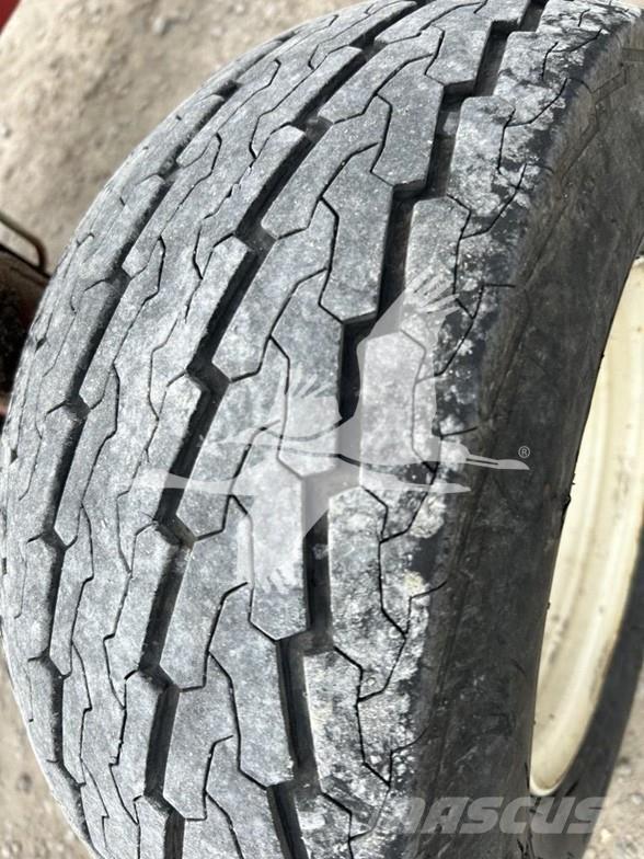 E-Z Trail 680 Інші причепи