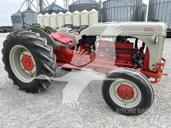 Ford 8N FUNK Трактори