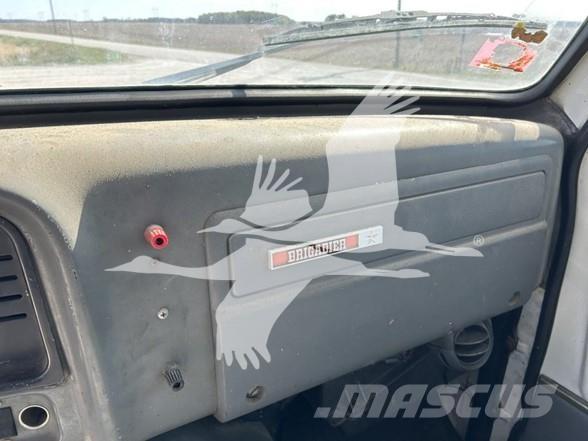 GMC BRIGADIER Тягачі