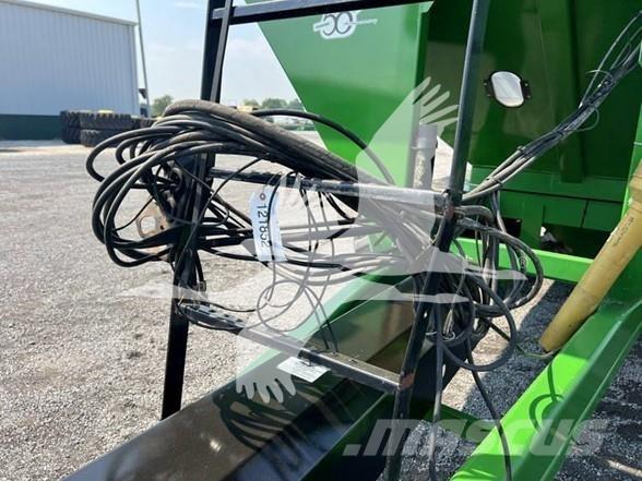 J&M 1326-22S Причепи перевантажувачі зерна