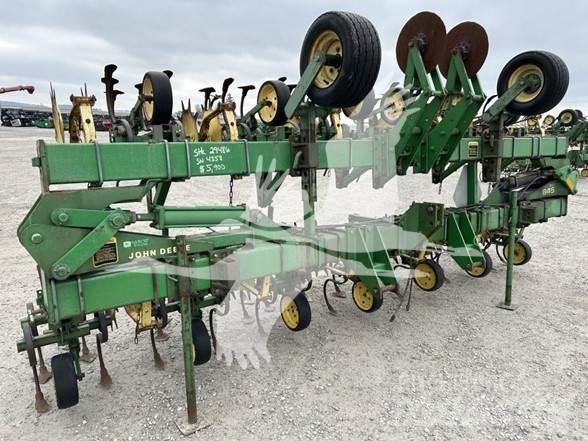 John Deere 845 Культиватори-розпушувачи