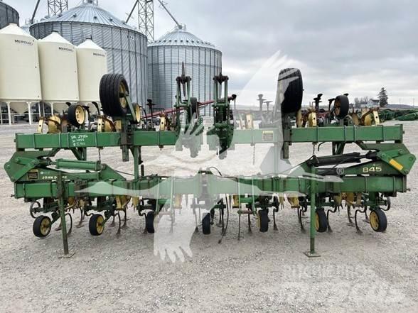 John Deere 845 Культиватори-розпушувачи