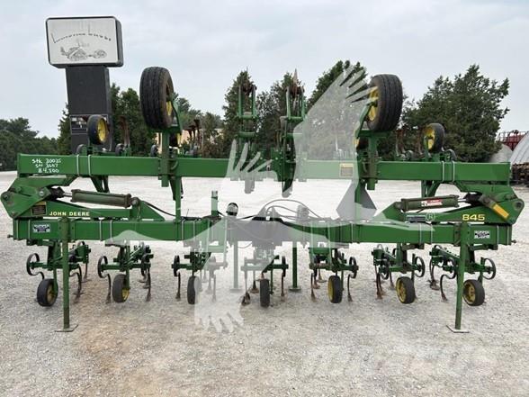 John Deere 845 Культиватори-розпушувачи