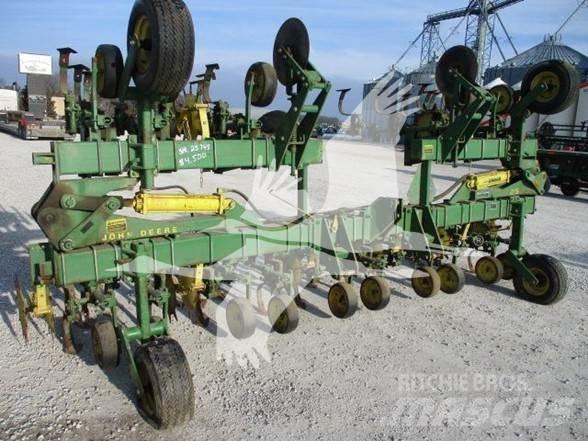 John Deere 85 Культиватори-розпушувачи