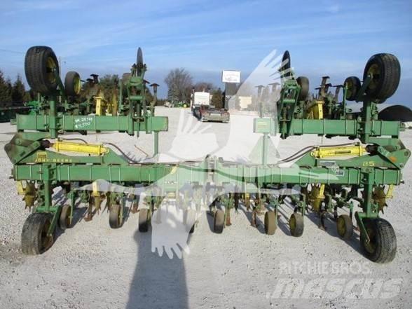 John Deere 85 Культиватори-розпушувачи