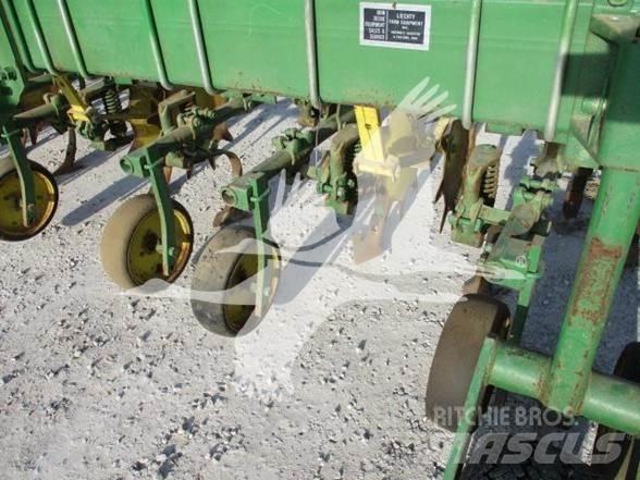 John Deere 85 Культиватори-розпушувачи