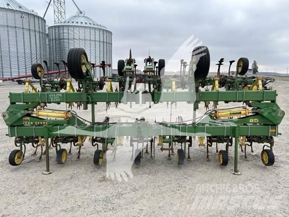 John Deere 85 Культиватори-розпушувачи
