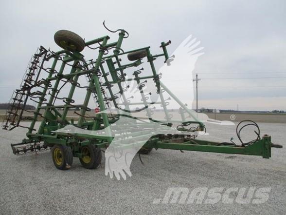 John Deere 960 Культиватори