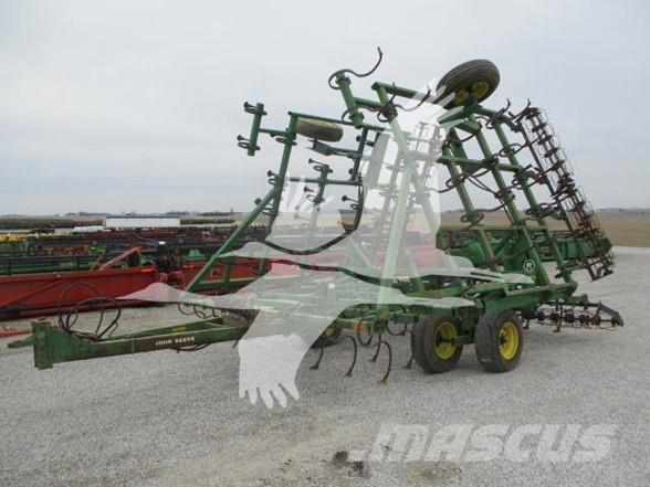 John Deere 960 Культиватори