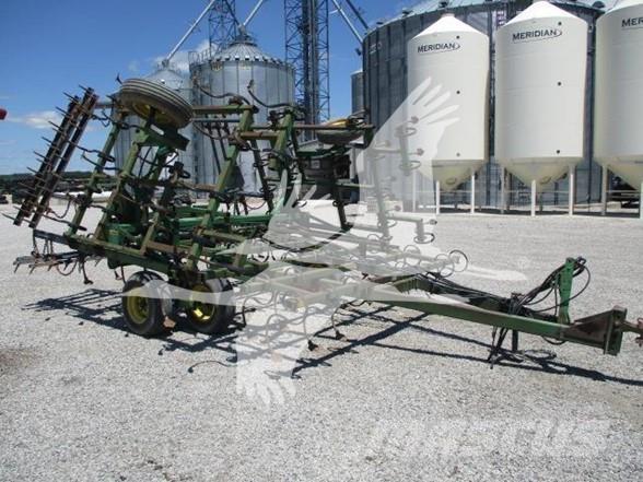 John Deere 960 Культиватори