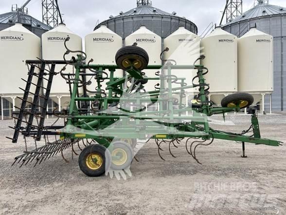 John Deere 980 Культиватори
