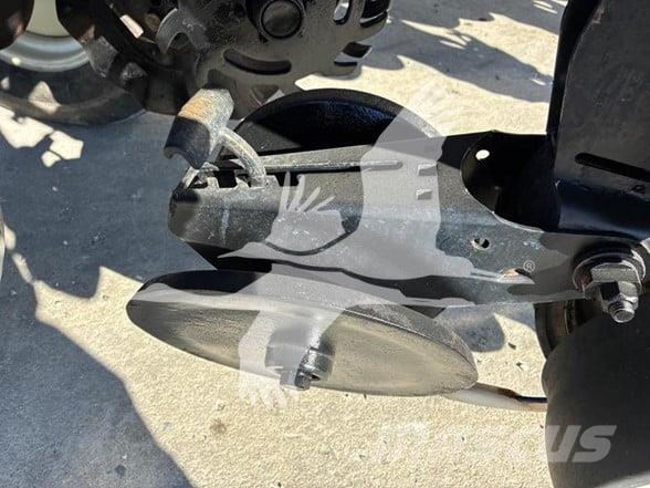 Kinze 3000 Cажалки