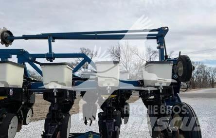 Kinze 3600 Cажалки