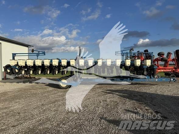 Kinze 3660 Cажалки
