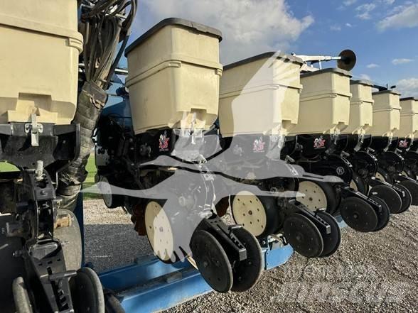 Kinze 3660 Cажалки