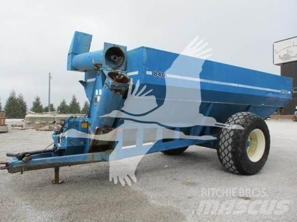 Kinze 840 Причепи перевантажувачі зерна