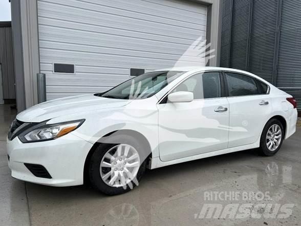 Nissan ALTIMA Автомобілі