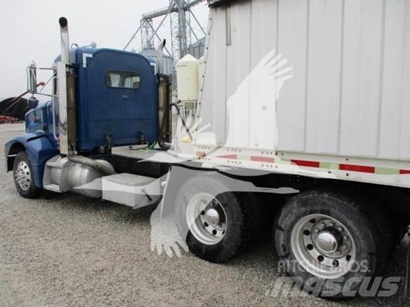 Peterbilt 385 Тягачі