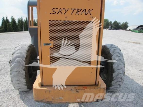 SkyTrak 8042 Телескопічні навантажувачі