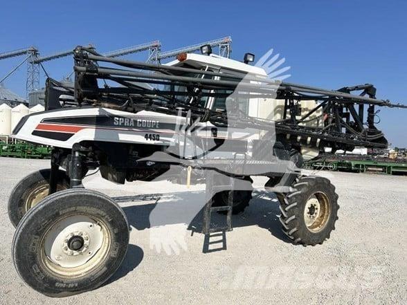 SpraCoupe 4450 Самохідні обприскувачі