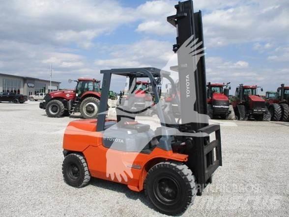 Toyota 7FDU45 Дизельні навантажувачі