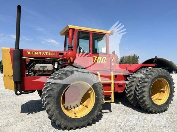 Versatile 700 Трактори