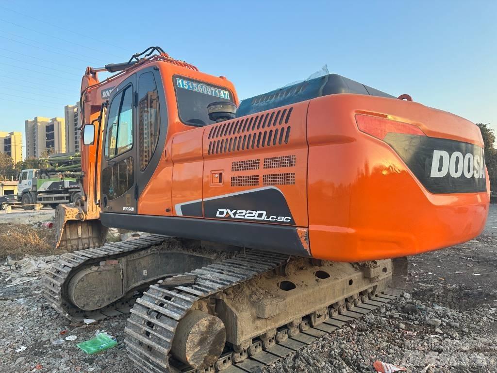 Doosan DX220LC-9 Гусеничні екскаватори