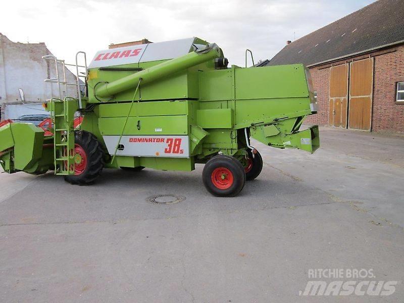 CLAAS Dominator 38 Зернозбиральні комбайни