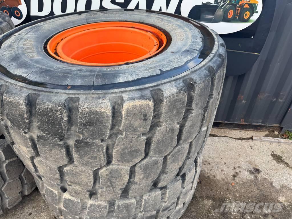 Develon DA 45 Шини