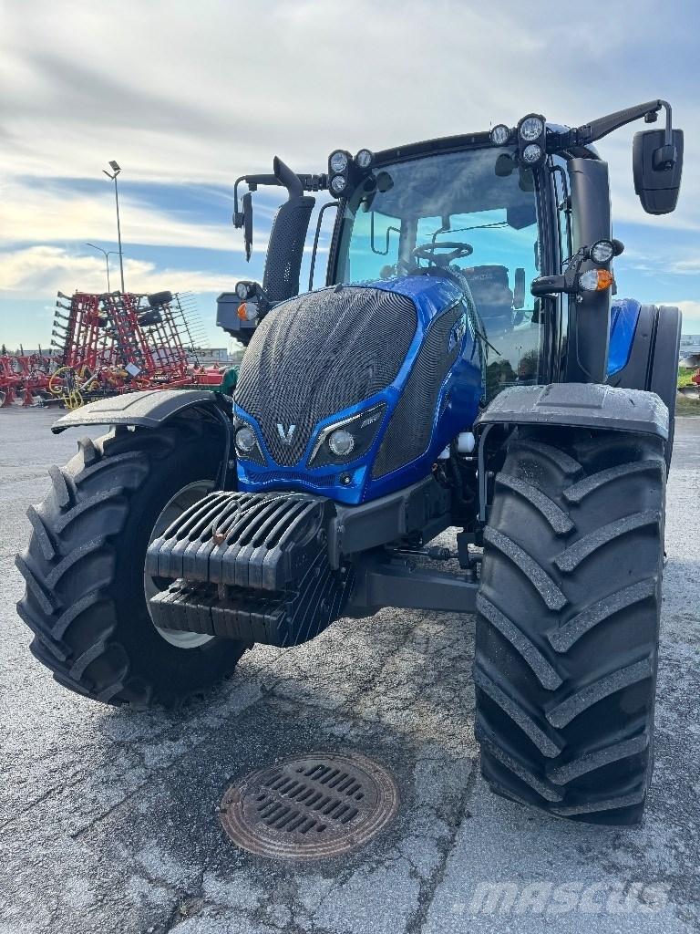 Valtra N 124 Трактори
