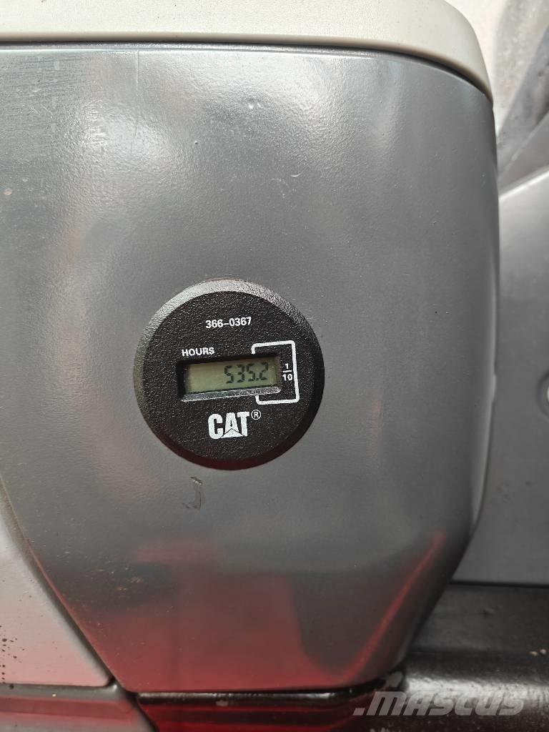 CAT 329 D2 L Гусеничні екскаватори