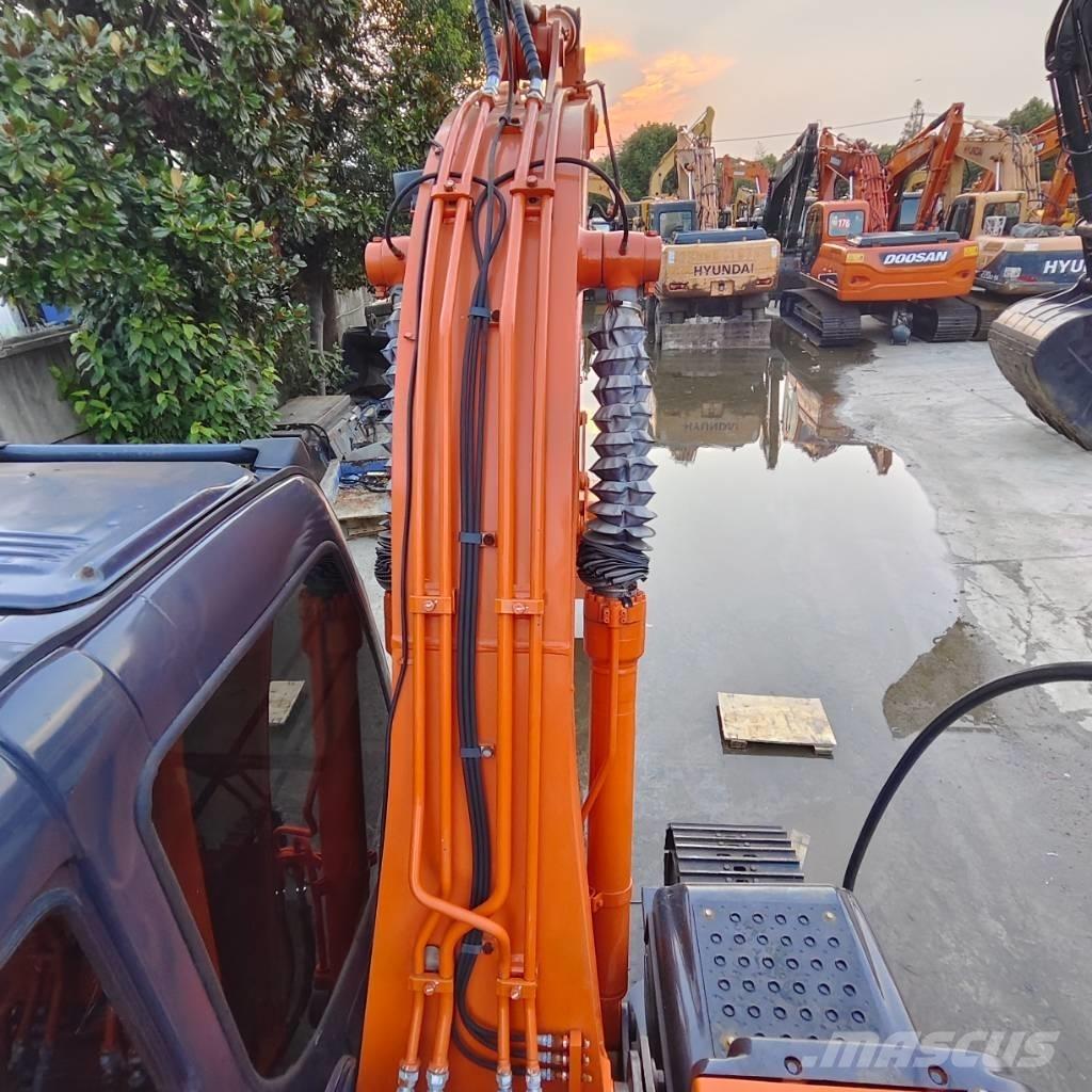 Hitachi ZX 120 Гусеничні екскаватори