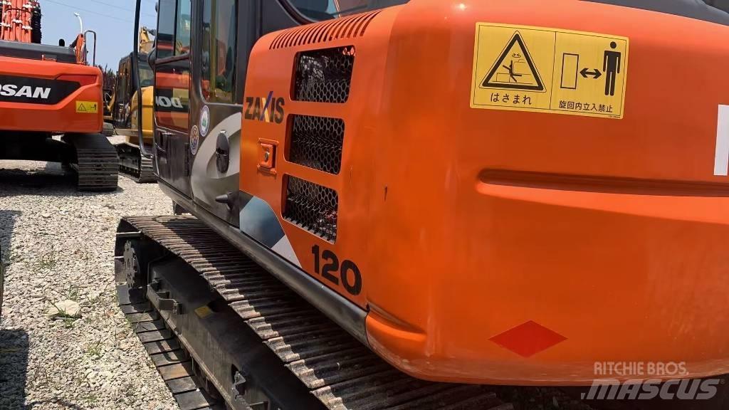 Hitachi ZAXIS120 Гусеничні екскаватори