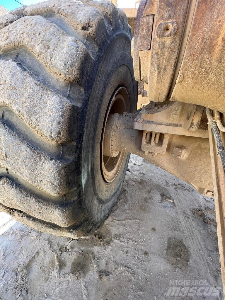 CAT 988 G Фронтальні навантажувачі
