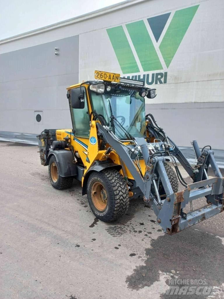Wille 335B Трактори