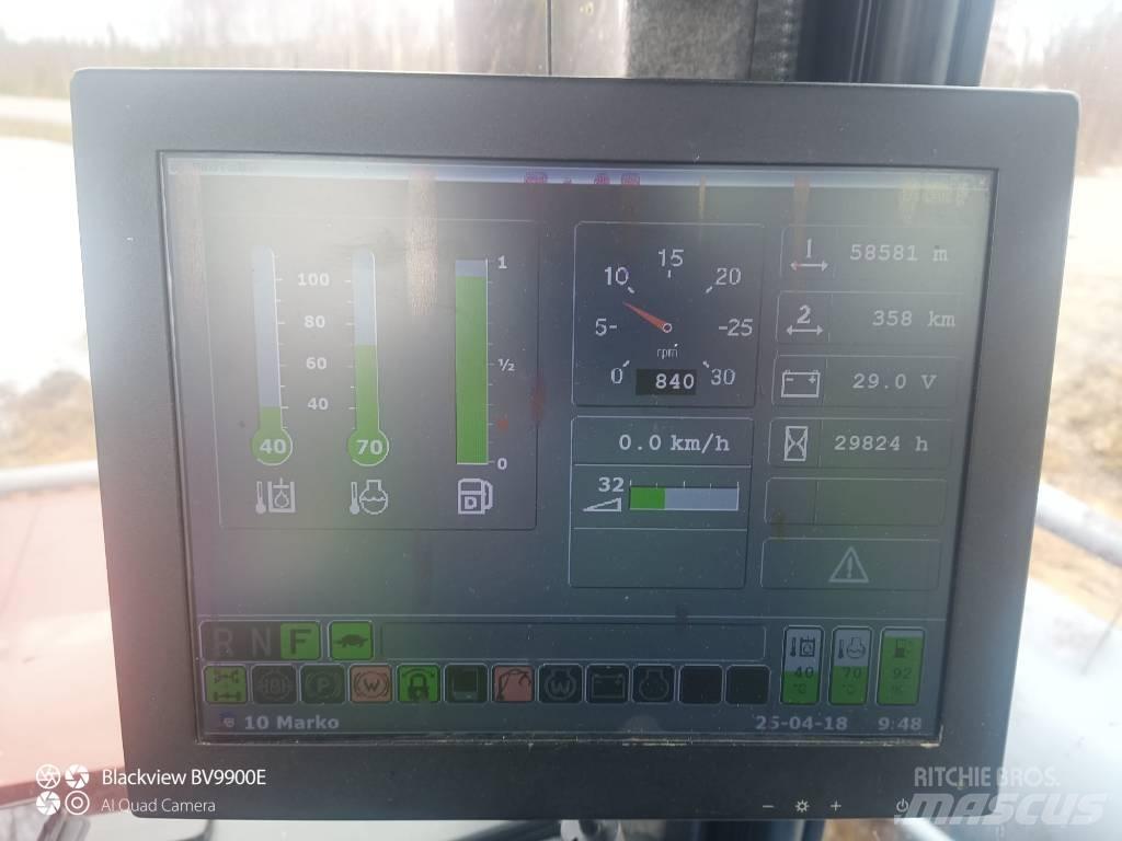 Komatsu 860.4 Форвардери