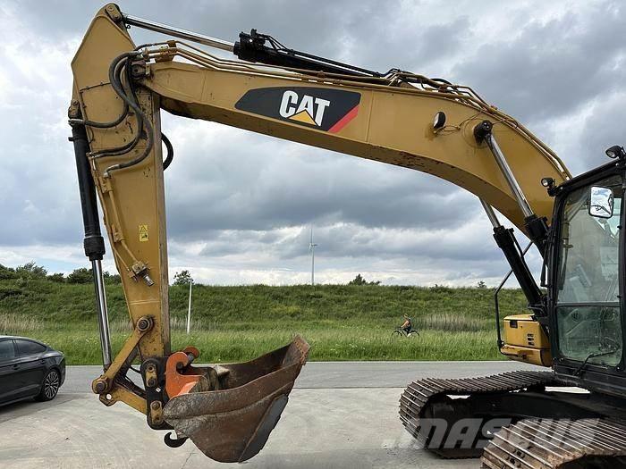 CAT 320FL Гусеничні екскаватори
